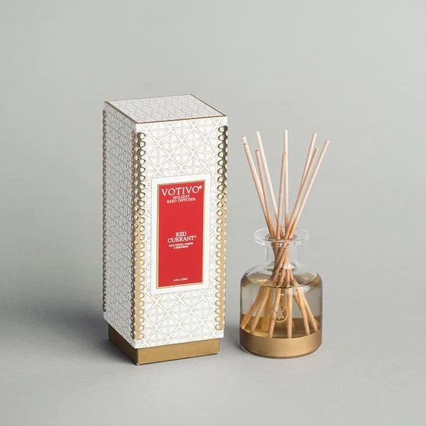 Votivo Holiday Trim Reed Diffuser - Red Currant