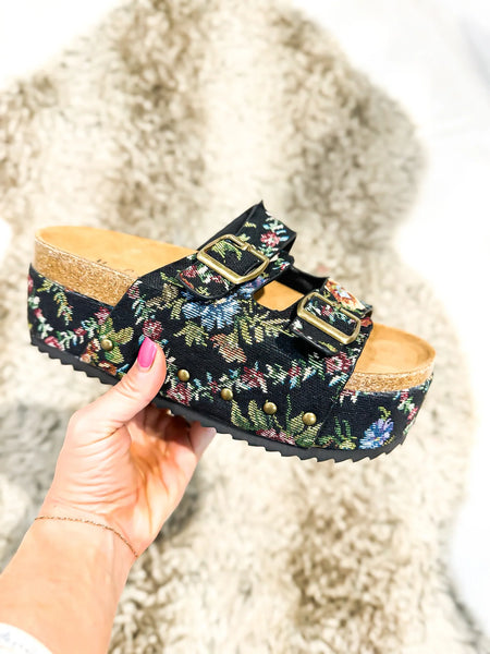 Wannabe Flatform Sandal | Black Brocade Floral