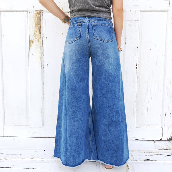 Berkley Highwaisted Wide Leg Jeans