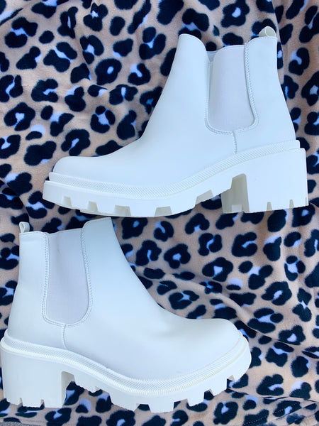 Seize Bootie in Off White